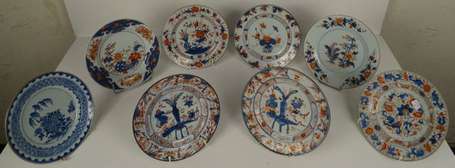 CHINE - Huit assiettes en porcelaine à décor en 
