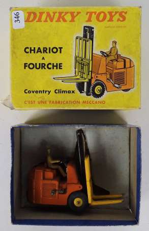 Dinky toys - Panhard SNCF , légérs éclats , bel 