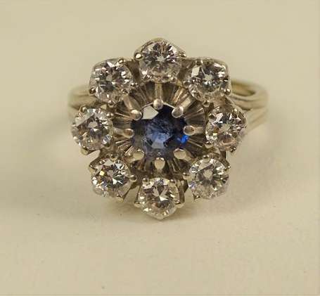 Bague marguerite en or gris 18K (750°/00) et 