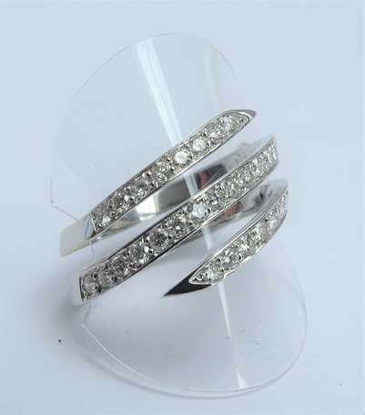 Bague en or gris 18K (750°/00) à motif spiralé 