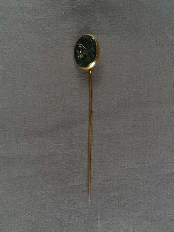 Epingle à cravate en or jaune 18K (750°/00) montée