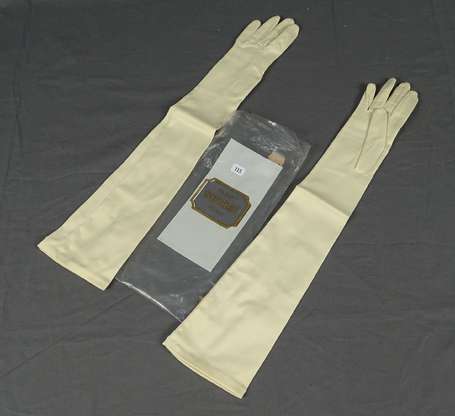 NEYRET - Paire de gants de soirée vintage en satin