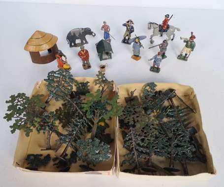 Lot de 10 soldats de plombs et arbres dont CBG 