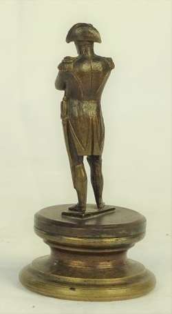 Napoléon. Petit sujet en bronze patiné. H. 9 cm