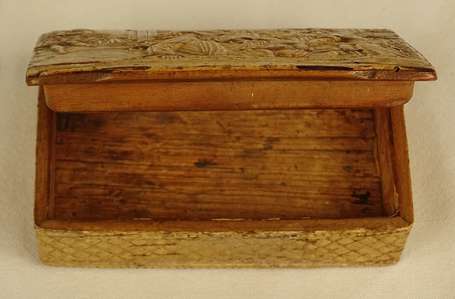 Tabatière en écorce de bouleau pressé, le 