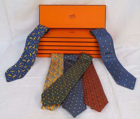 HERMES - Lot de six cravates en soie. En boîtes