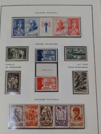 Dans 3 albums Collections de timbres de France 