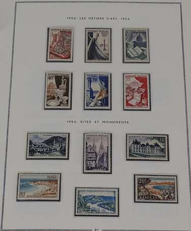 Dans 3 albums Collections de timbres de France 