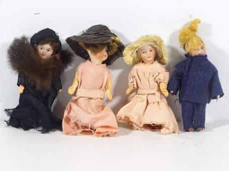 Mignonnette - 4 poupées habillées - tête 