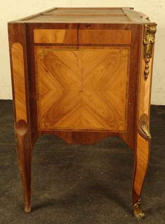 Commode en placage de bois de rose et amarante, la