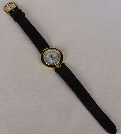 PIERRE BALMAIN - Montre bracelet, le boitier rond 