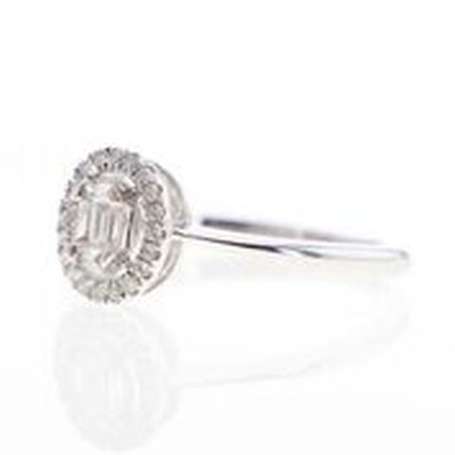 Bague en or blanc 18K (750°/00) sertie en son 