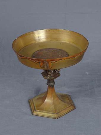 ARTHUS BERTRAND - Coupe sur pied en bronze, le fût