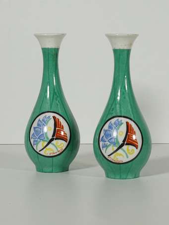 D'AURYS, Limoges - Paire de vases balustres en 