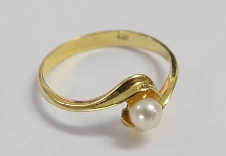 Bague en or jaune 18K (750°/00) sertie d'une perle