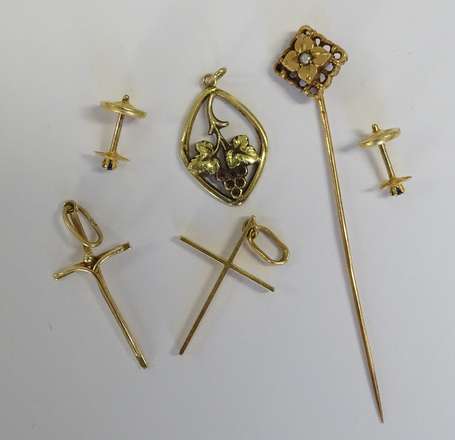 Lot en or jaune 18K (750°/00) comprenant trois 