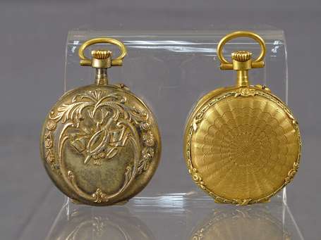 Deux montres de col, le cadran en or 18 K 