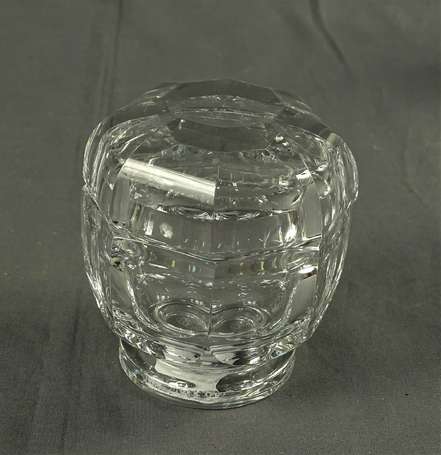 BACCARAT - Pot à coton modèle Malmaison en cristal