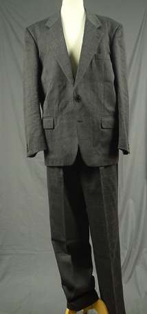 YVES SAINT LAURENT - Costume d'homme en lainage 