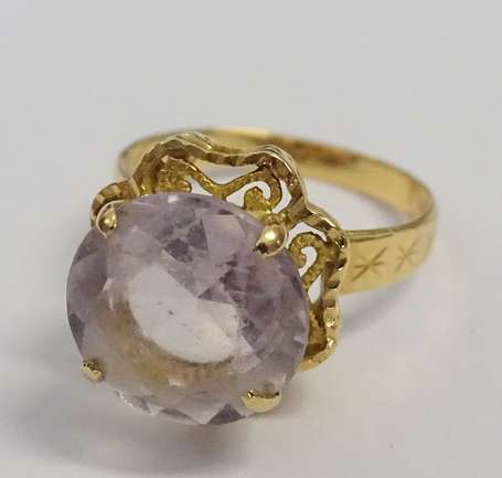 Bague en or jaune 18K (750°/00) sertie griffes 