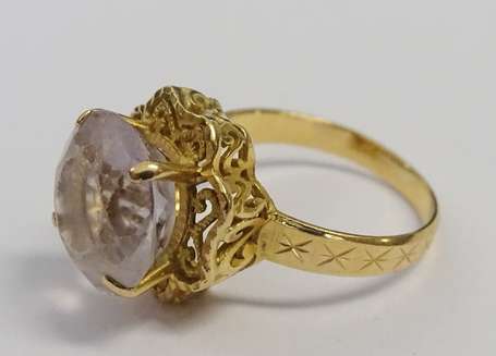 Bague en or jaune 18K (750°/00) sertie griffes 