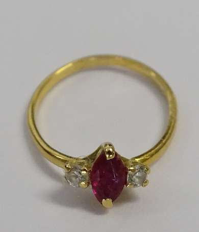 Fine bague en or jaune 18K (750°/00) sertie d'un 