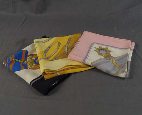 CELINE - Trois foulards, cadres rose, noir, jaune