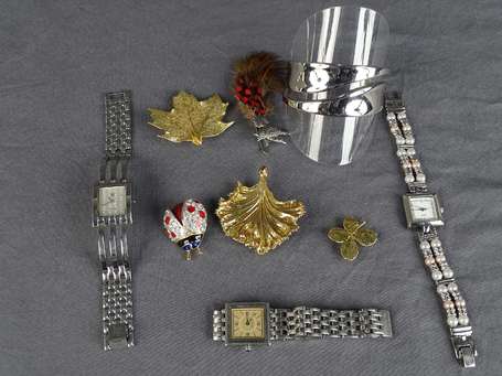 Trois montres dont une LIP. On joint cinq broches 