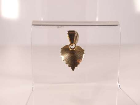 Pendentif feuille en or jaune 18K (750°/00), il 