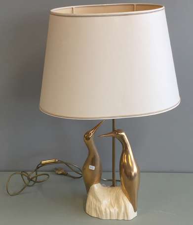 Lampe, le pied à décor d'oiseaux. Signé Le Dauphin