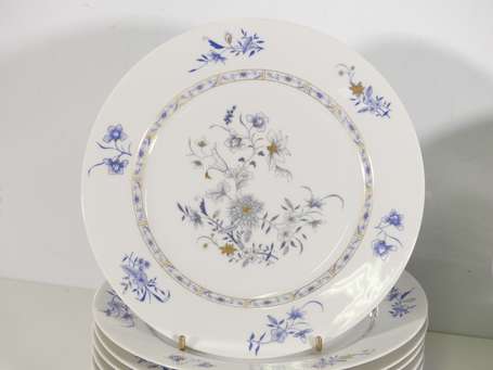 BERNARDAUD, Limoges - Suite de 7 assiettes plates 