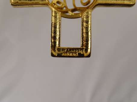 GUY LAROCHE - Pendentif en métal doré et strass 