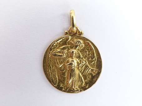 Médaille religieuse en or jaune 18K (750°/00), 