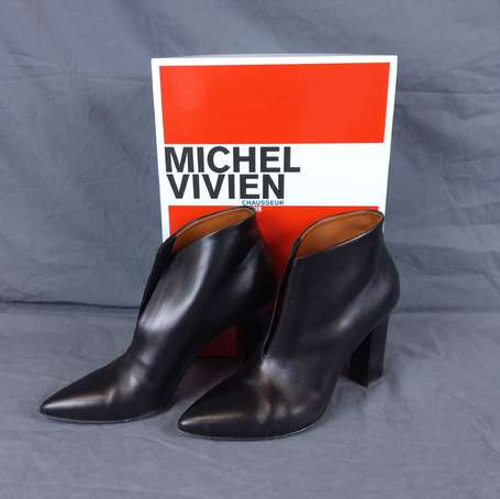 MICHEL VIVIEN- Paire de Boots cuir noir pied fendu