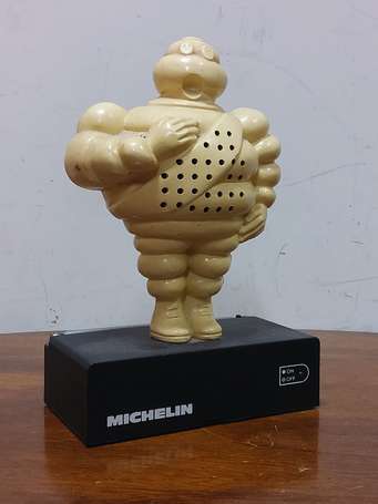 MICHELIN : Transistor en forme de Bibendum. H : 