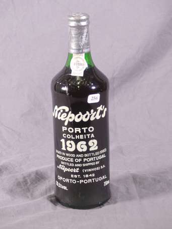 1 bouteille Porto Niepoort's Colheita 1962.
