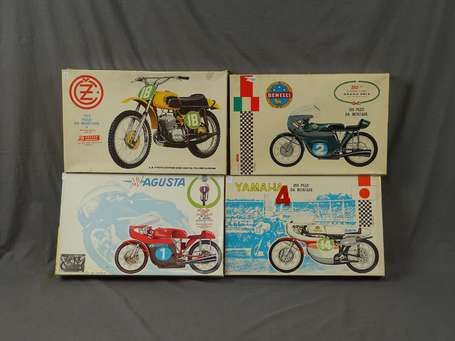 Maquettes non montées-Protar-lot de 4 Motos dont  