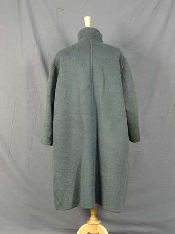 ISSEY MIYAKE - Manteau en lainage gris, le col 