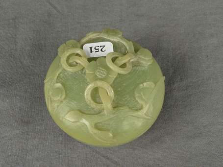 CHINE - Petite boîte ronde en jade, le couvercle 