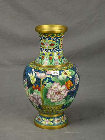 JAPON - Vase en cloisonné à décor floral 