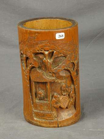 JAPON - Vase rouleau en bois sculpté à décor de 