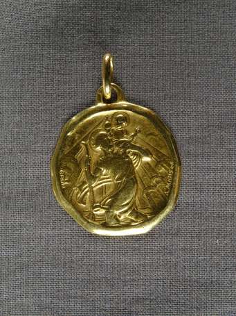 Médaille en or jaune 18K (750°/00) à l'effigie 