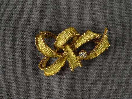 Broche en or jaune amati 18K (750°/00) à motif 