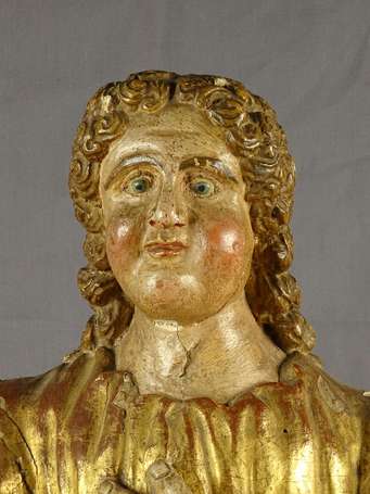 Servant, sujet en bois sculpté doré, XVIIIe Siècle