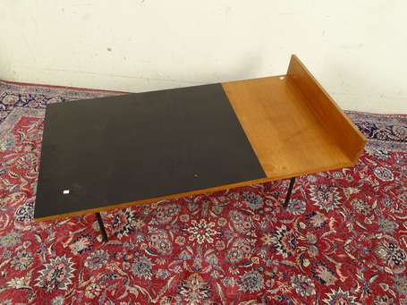 MONPOIX André  (1925-1976) Table basse modèle 132 