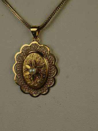 Médaillon Pendentif en or jaune 18 k (750°/°°) 