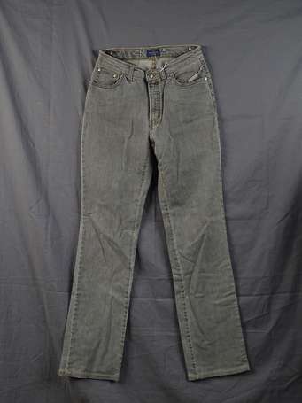 ARMANI JEANS - Jeans gris, les coutures 	grises, 