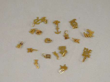 Lot de pendentif en or jaune 18 K (750°/°°). PB 