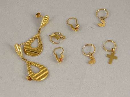 Lot de boucles d'oreilles d'or jaune 18 K 