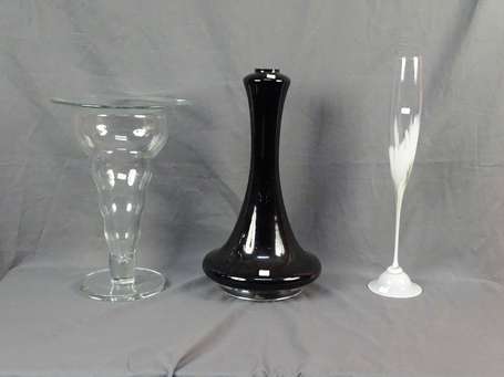 3 importants vases en verre, H: entre 45 et 55,5 